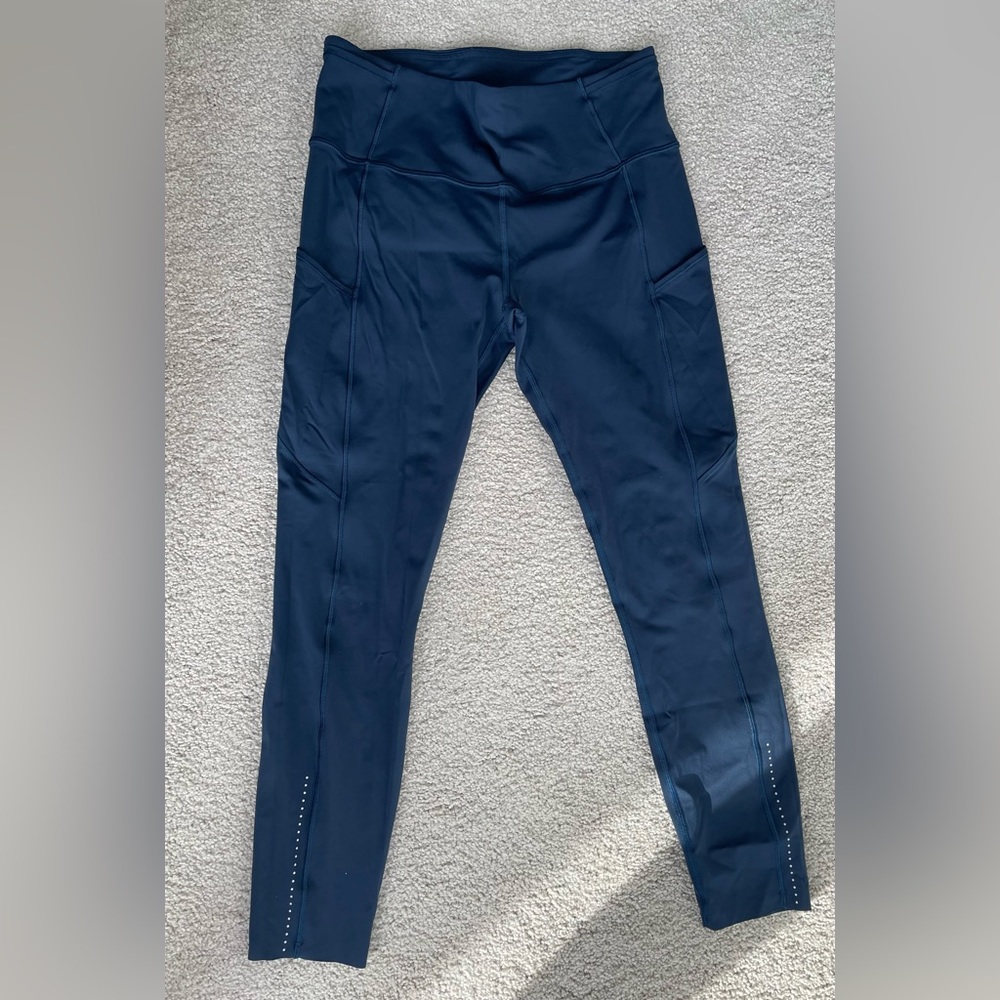 Lululemon fast and free. Size 8. Barely worn. Smoke and pet free home.